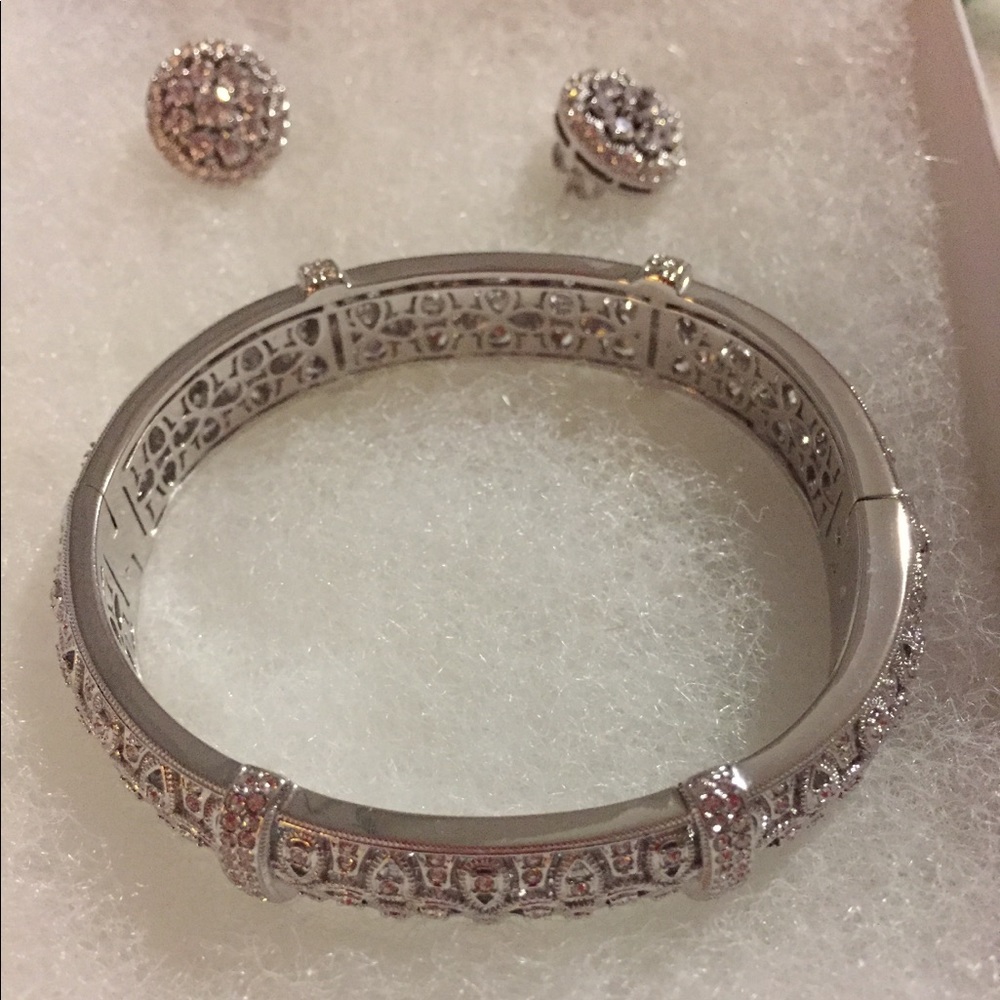 Adriana Orsini high quality costume jewelry!